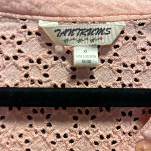 Tantrums women’s size extra large pink quarter length button in the front blouse - Picture 3 of 4